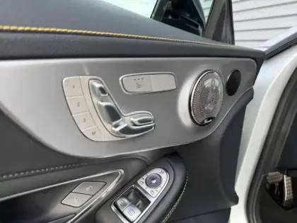 Photo 12 Mercedes Classe C Gén. IV (C205) Ph2 AMG 2