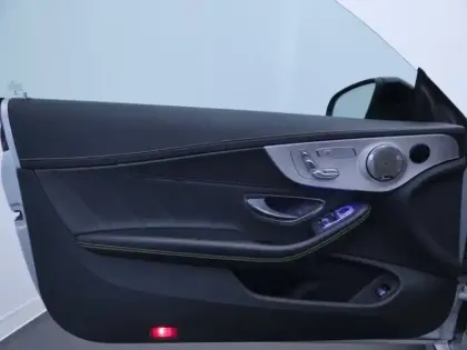 Photo 44 Mercedes Classe C Gén. IV (C205) Ph2 AMG 2