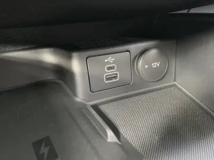 Photo 18 Ford Kuga 2.5 Duratec 180ch Hybrid FlexiFuel Titanium Business Powershift