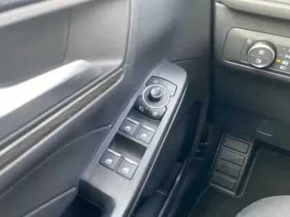 Photo 5 Ford Kuga 2.5 Duratec 180ch Hybrid FlexiFuel Titanium Business Powershift