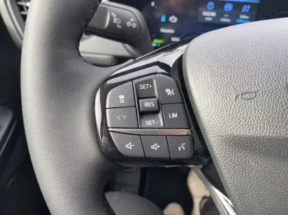 Photo 15 Ford Kuga 2.5 Duratec 180ch Hybrid FlexiFuel Titanium Business Powershift