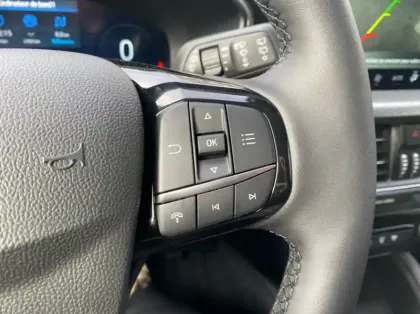 Photo 17 Ford Kuga 2.5 Duratec 180ch Hybrid FlexiFuel Titanium Business Powershift