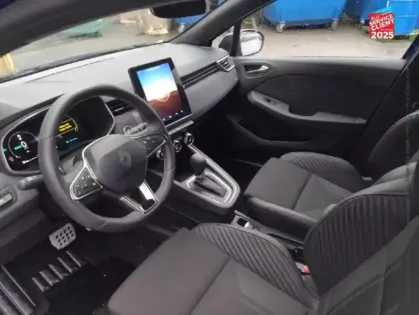 Photo 14 Renault Clio  1.6 E-Tech 145ch full hybrid esprit Alpine - 24 Camera GPS