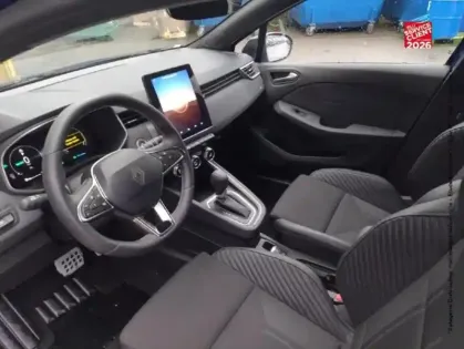 Photo 29 Renault Clio  1.6 E-Tech 145ch full hybrid esprit Alpine - 24 Camera GPS