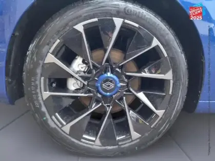 Photo 9 Renault Clio  1.6 E-Tech 145ch full hybrid esprit Alpine - 24 Camera GPS