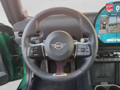 Photo 11 Mini Cooper  3 Portes S 204ch JCW DKG7 Tpano Sieges chauf Volant chauf GPS Camera HUD H/Kardon