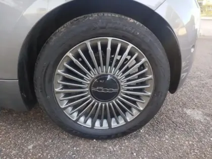 Photo 14 Fiat 500c  e 118ch Icône