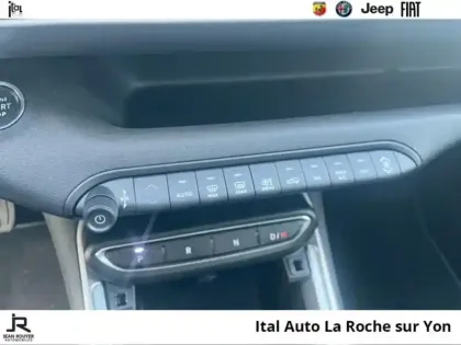 Photo 14 Jeep Avenger  1.2 Turbo T3 145ch MHEV Overland BVR6 4xe