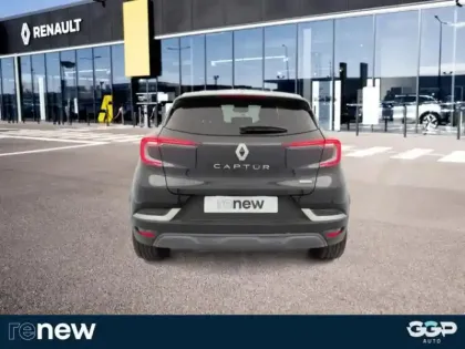 Photo 8 Renault Captur  1.6 E-Tech hybride rechargeable 160ch Initiale Paris -21