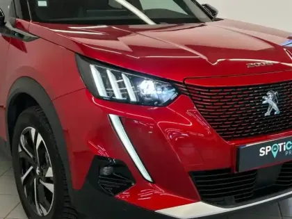 Photo 3 Peugeot 2008  e- 136ch GT