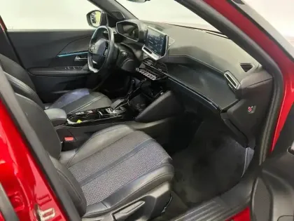 Photo 14 Peugeot 2008  e- 136ch GT