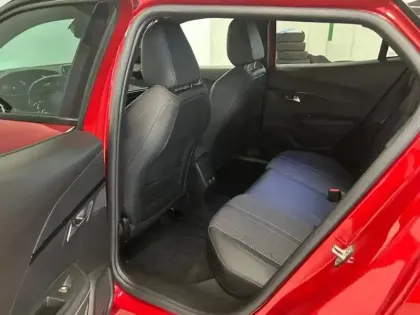 Photo 11 Peugeot 2008  e- 136ch GT