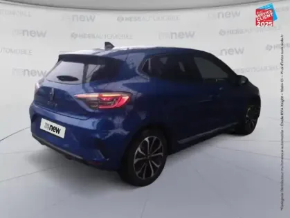 Photo 5 Renault Clio  1.6 E-Tech 145ch full hybrid Techno - 24 Camera GPS