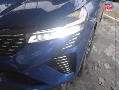 Photo 12 Renault Clio  1.6 E-Tech 145ch full hybrid Techno - 24 Camera GPS