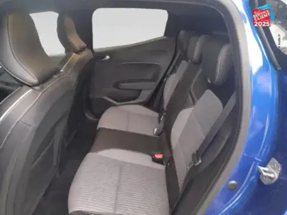 Photo 10 Renault Clio  1.6 E-Tech 145ch full hybrid Techno - 24 Camera GPS