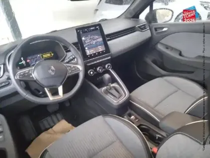 Photo 29 Renault Clio  1.6 E-Tech 145ch full hybrid Techno - 24 Camera GPS