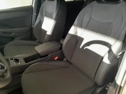 Photo 7 Volkswagen T-roc  1.5 eTSI 150ch R-Line DSG7