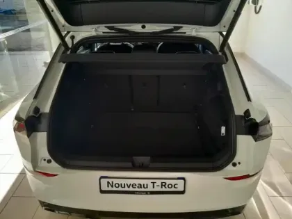 Photo 11 Volkswagen T-roc  1.5 eTSI 150ch R-Line DSG7