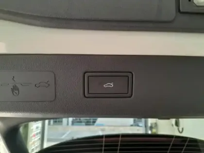 Photo 12 Volkswagen T-roc  1.5 eTSI 150ch R-Line DSG7