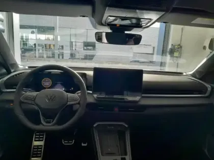 Photo 8 Volkswagen T-roc  1.5 eTSI 150ch R-Line DSG7