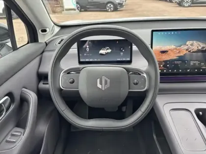 Photo 10 Leapmotor C10  REEV 215ch 28,4 kWh Design MY25