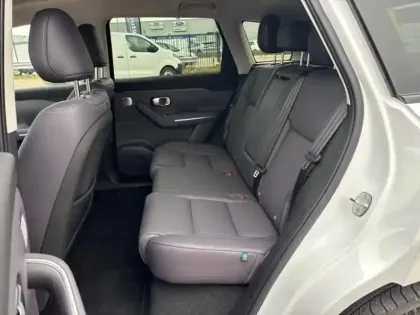 Photo 9 Leapmotor C10  REEV 215ch 28,4 kWh Design MY25