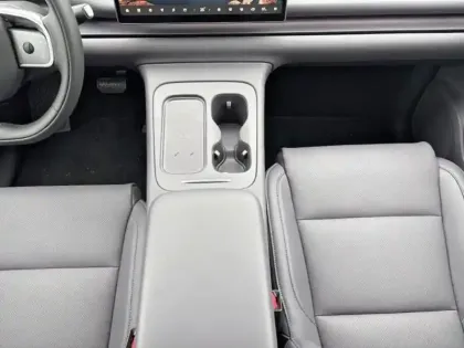 Photo 11 Leapmotor C10  REEV 215ch 28,4 kWh Design MY25