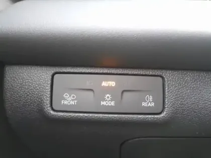 Photo 14 Volkswagen T-roc  1.5 eTSI 150ch R-Line DSG7