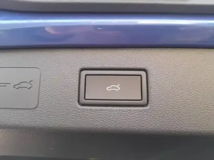 Photo 9 Volkswagen T-roc  1.5 eTSI 150ch R-Line DSG7