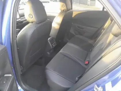 Photo 10 Volkswagen T-roc  1.5 eTSI 150ch R-Line DSG7