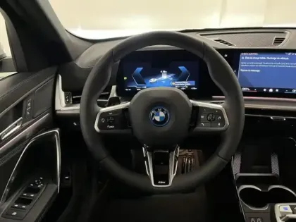 Photo 8 BMW X2  i eDrive20 204ch