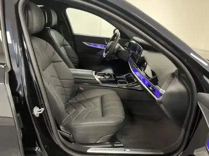 Photo 15 BMW Serie 7 Série 7 750eA xDrive 489ch M Sport