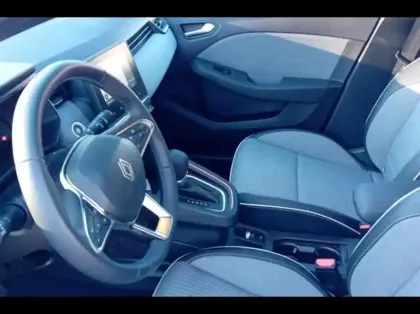 Photo 9 Renault Clio  1.6 E-Tech 145ch full hybrid Techno - 24