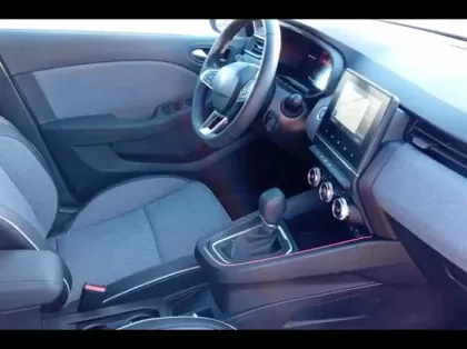 Photo 14 Renault Clio  1.6 E-Tech 145ch full hybrid Techno - 24