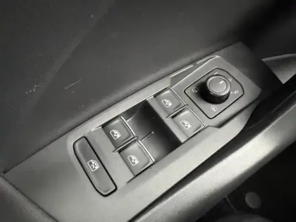 Photo 12 Volkswagen T-cross  1.0 TSI 116ch R-Line DSG7