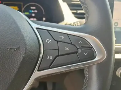 Photo 13 Renault Captur  1.6 E-Tech hybride rechargeable 160ch Intens -21