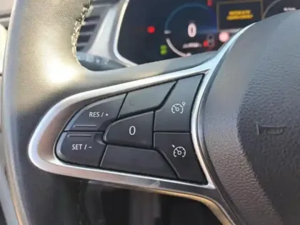 Photo 12 Renault Captur  1.6 E-Tech hybride rechargeable 160ch Intens -21