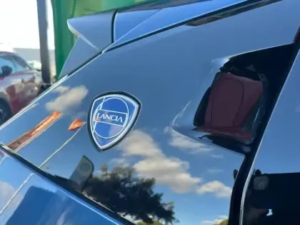 Photo 7 Lancia Ypsilon  1.2 Ibrida 110ch eDCT6