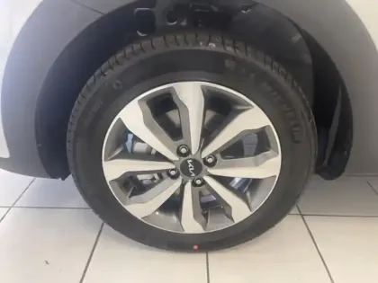 Photo 8 Kia Stonic  1.0 T-GDi 100ch Active DCT7