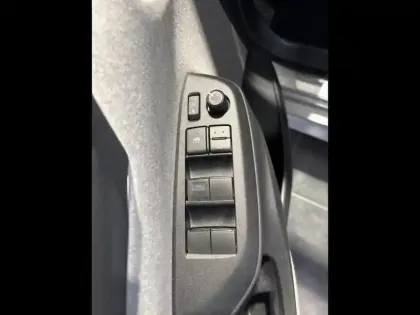 Photo 13 Toyota Yaris  116h Iconic 5p