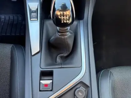 Photo 10 Peugeot 308  SW 1.2 PureTech 130ch S&S Allure