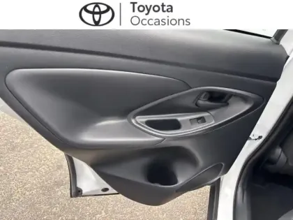 Photo 14 Toyota Yaris  Cross 116h Design CARGO