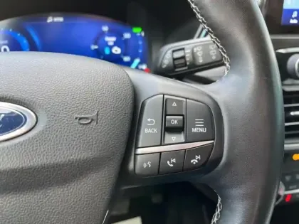 Photo 14 Ford Kuga  2.5 Duratec 190ch FHEV E85 Vignale BVA