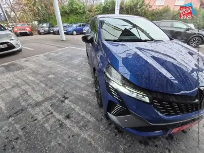 Photo 12 Renault Clio  1.6 E-Tech 145ch full hybrid esprit Alpine - 24 Camera GPS