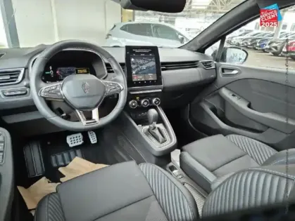 Photo 14 Renault Clio  1.6 E-Tech 145ch full hybrid esprit Alpine - 24 Camera GPS