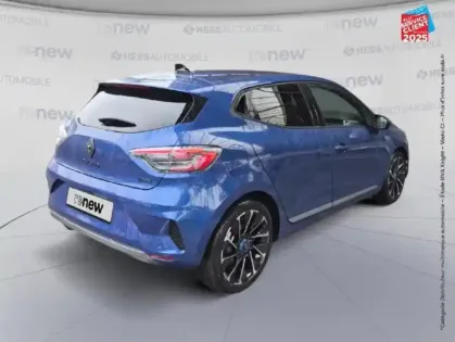 Photo 5 Renault Clio  1.6 E-Tech 145ch full hybrid esprit Alpine - 24 Camera GPS