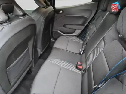 Photo 10 Renault Clio  1.6 E-Tech 145ch full hybrid esprit Alpine - 24 Camera GPS