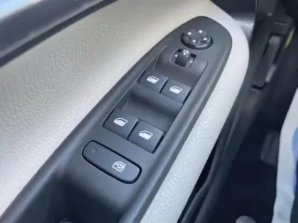 Photo 11 Fiat 600  1.2 Hybrid 100ch La Prima DCT6