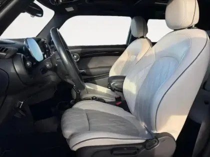 Photo 8 Mini Mini  Cooper SE 184ch Yours BVA 5CV