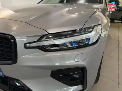 Photo 12 Volvo V60 Gén. II Ph1 NG2 Ultra Style Dark 5